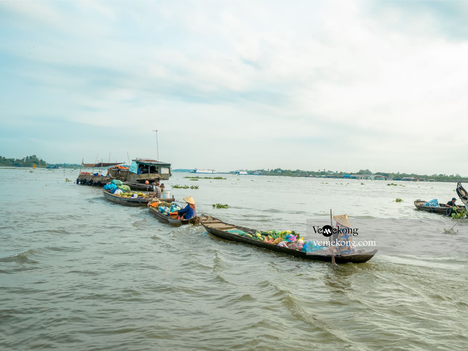 Can Tho Private Car to Chau Doc with Long Xuyen Floating Market